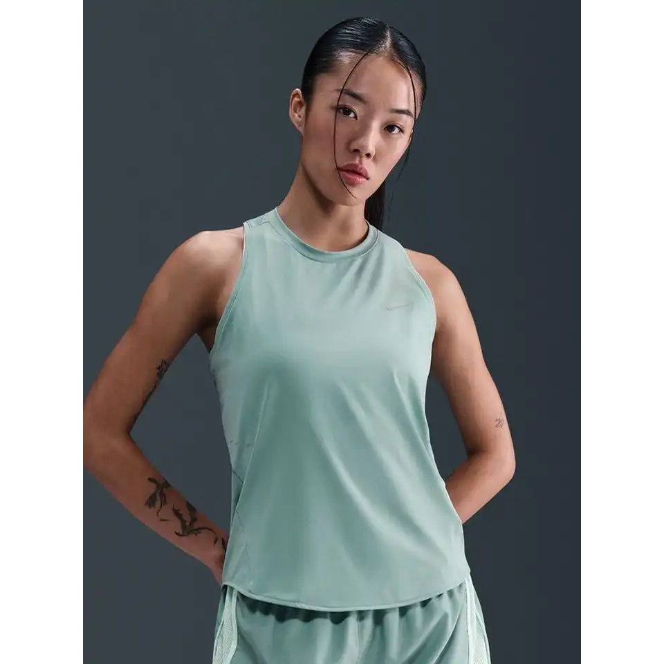 Áo Ba Lỗ Chạy Bộ Nữ Nike Swift Dri-FIT – Áo Tank Top Chạy Bộ Siêu Nhẹ, Thoáng Khí, Phản Quang Chạy Đêm