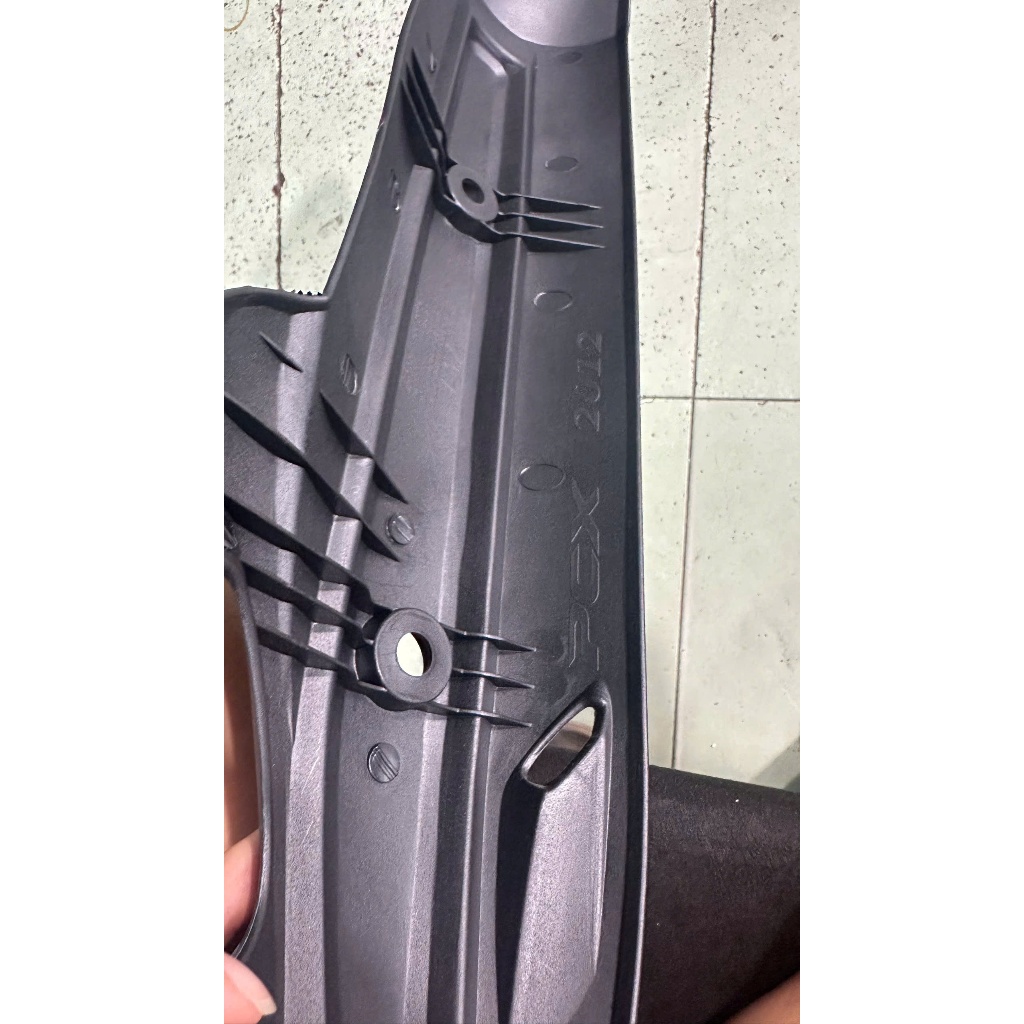 Ốp pô xe PCX 125 đời đầu năm 2010-2011-2012 ( hàng đẹp )