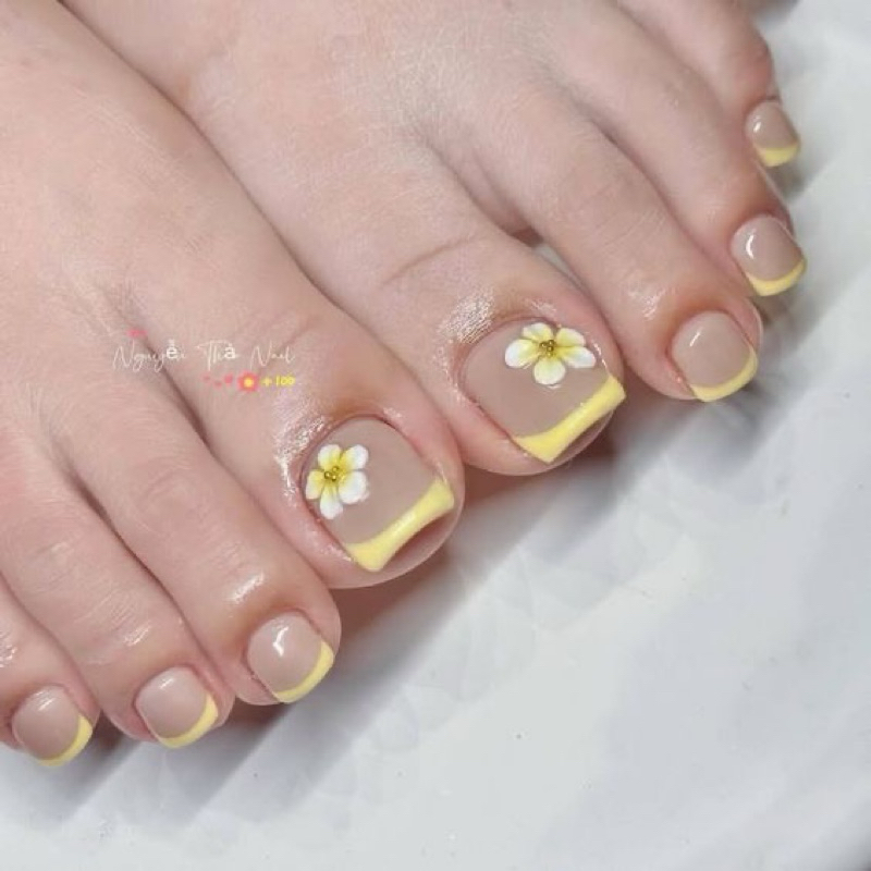 (hỏa tốc) NAIL BOX CHÂN ĐI BIỂN FRENCH ĐẦU MÓNG MÀU VÀNG GÀ CON