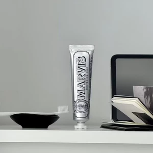 Kem đánh răng Marvis Whitening Mint 85ml Hàng nhập khẩu Ý, chống sâu răng, làm sạch mảng bám hiệu quả