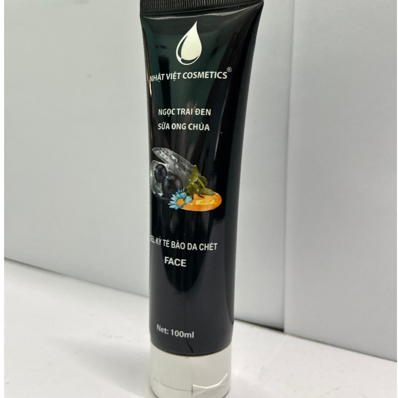 Gel Tẩy Tế Bào Chết - Làm Sạch Sâu, Thông Thoáng Lỗ Chân Lông Nhật Việt (Đen-Trắng)
