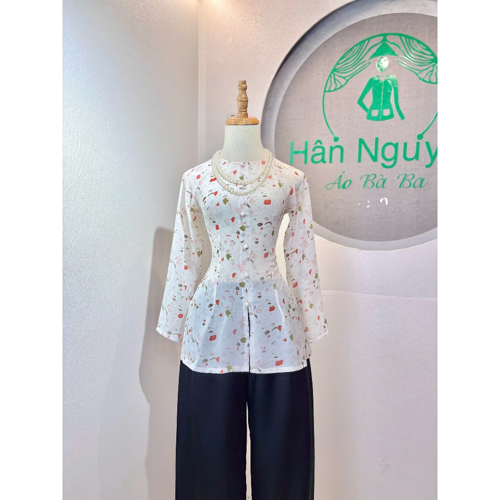 Hân Nguyễn Áo Bà Ba - B.A186 – Áo Bà Ba Voan Chiffon Hoa Nhí Mùa Hè Cổ Tròn Dây Kéo Nút Bọc Nụ Tay Dài (Quần Ngọc Trai)