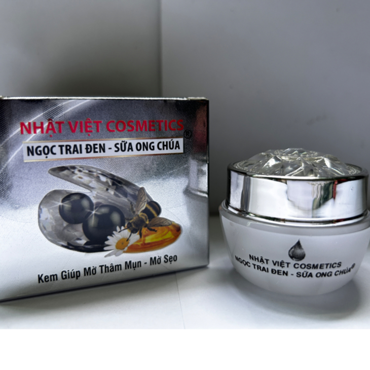 Kem Dưỡng Da Nhật Việt V7 [Màu Xám] - Dưỡng Da Mềm Mịn, Sáng Hồng, Giảm Thâm 8g