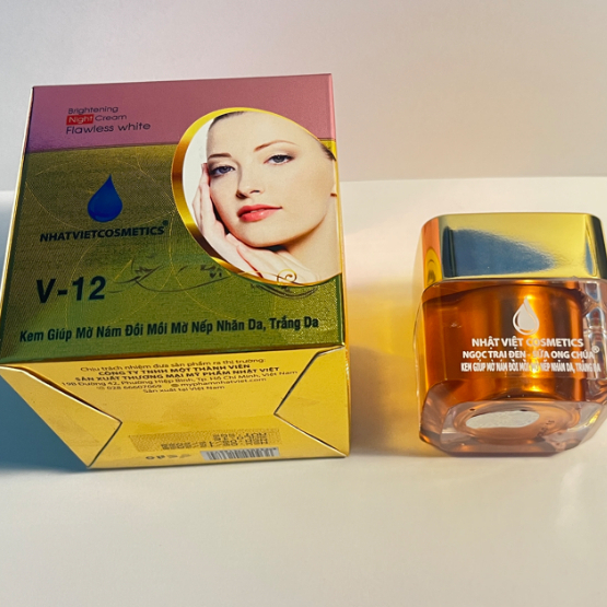 Kem Nhật Việt V12 (Vàng Hồng) Ngọc Trai Đen Sữa Ong Chúa Giúp Giảm Nám Tàn Nhang 13g