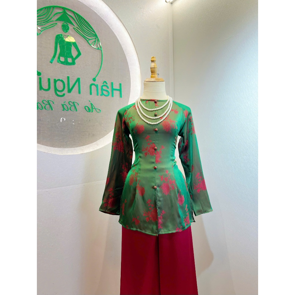 Hân Nguyễn Áo Bà Ba - B.A196 Áo Bà Ba Gấm Tơ Tằm Cúc Đại Ngọc Lục Nút Bọc Nụ Cổ Tròn Dây Kéo