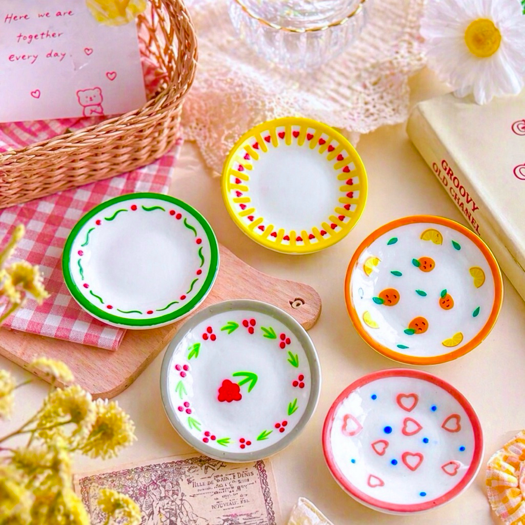 Combo 25c Mô Hình Đĩa Màu Sắc Hoa Văn 3.5cm Trang Trí Nhà Búp Bê Doll House DIY Nhà Mini Decor Trang Trí Góc Học Tập