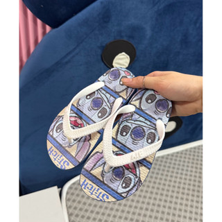 Dép bé Hùng Đào in hình nhân vật Stitch