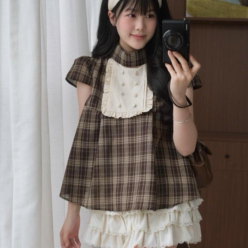Áo blouse kẻ caro phối cổ yếm kem Nữ the.sweaterweather