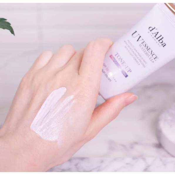 Kem chống nắng d'Alba Waterfull Tone-up Sun Cream 50ml