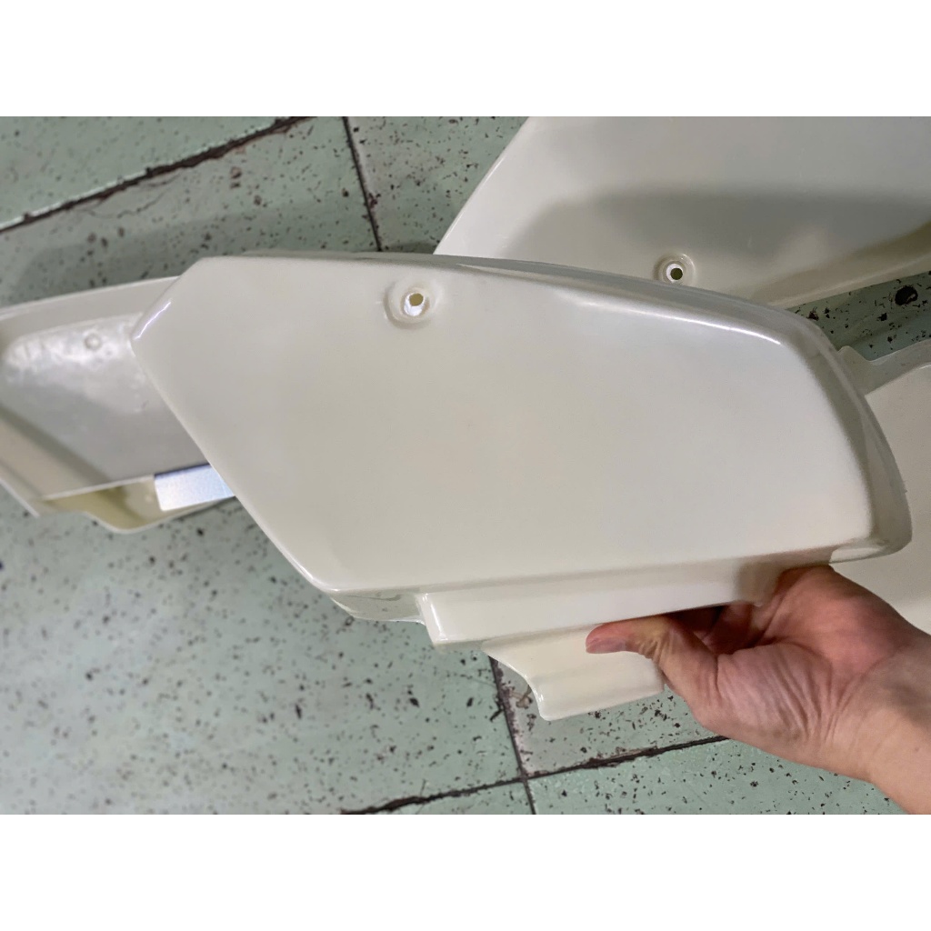 Cặp Cốp Xe Cub 82 84 DD Nhựa Mộc Chưa Sơn – Ốp Sườn Trái Phải