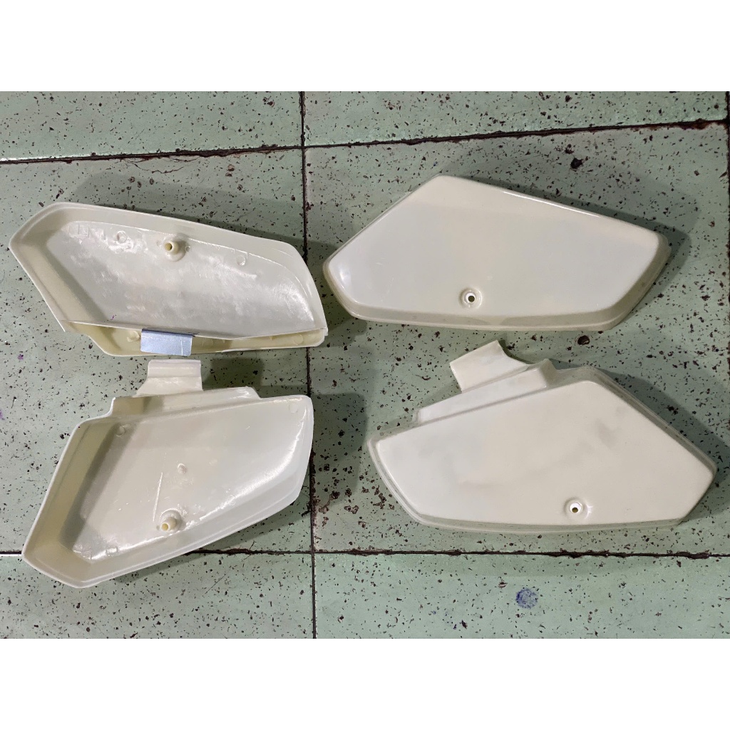 Cặp Cốp Xe Cub 82 84 DD Nhựa Mộc Chưa Sơn – Ốp Sườn Trái Phải