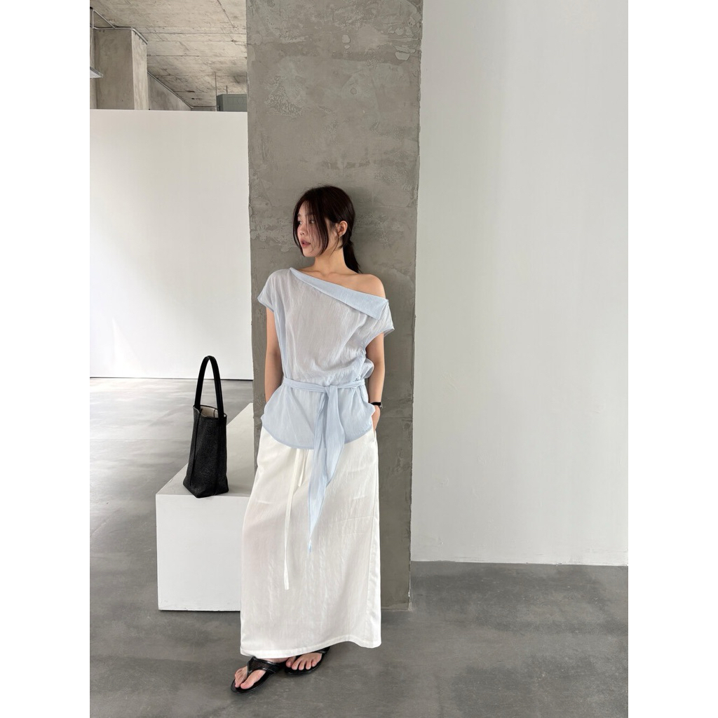Áo cộc trễ vai buộc eo Onni st
