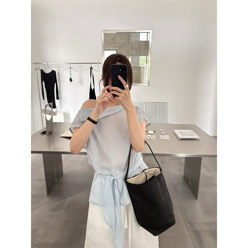 Áo cộc trễ vai buộc eo Onni st