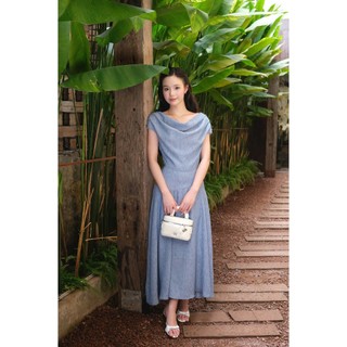 Váy cổ đổ dáng dài xước vân muối, thanh lịch, mát mẻ, đa dạng phong cách - Mio Lady VA031