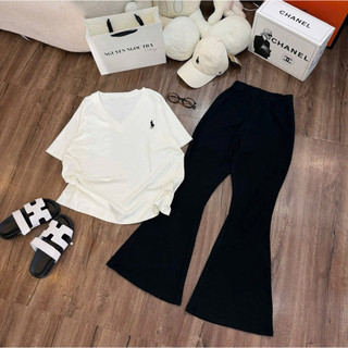 Set bộ áo thun cổ tim in ngựa trắng mix quần loe umi