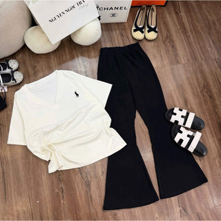 Set bộ áo thun cổ tim in ngựa trắng mix quần loe umi