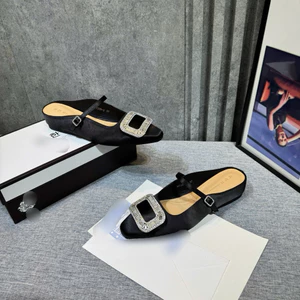 👠🕶️👜🎒…sục đá