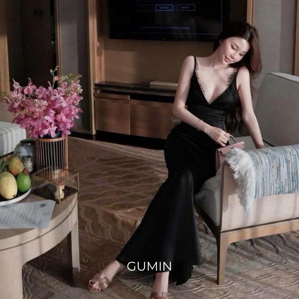 Đầm lụa hai dây GUMIN thiết kế màu đen phối ren dây viền ngực dáng maxi dài sang chảnh thanh lịch