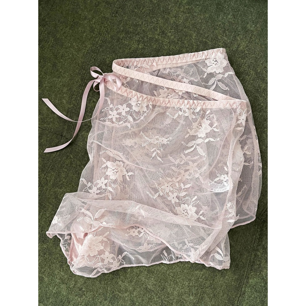 Bộ Đồ Ngủ Hai Dây Phối Ren Xuyên Thấu Quyến Rũ Set Váy Ngủ Kèm Quần Short Gợi Cảm Cao Cấp