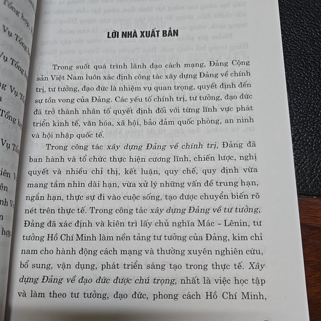 Sách - Tài liệu nhận thức và triển khai công tác xây dựng đảng về chính trị, tư tưởng, đạo đức trong giai đoạn hiện nay