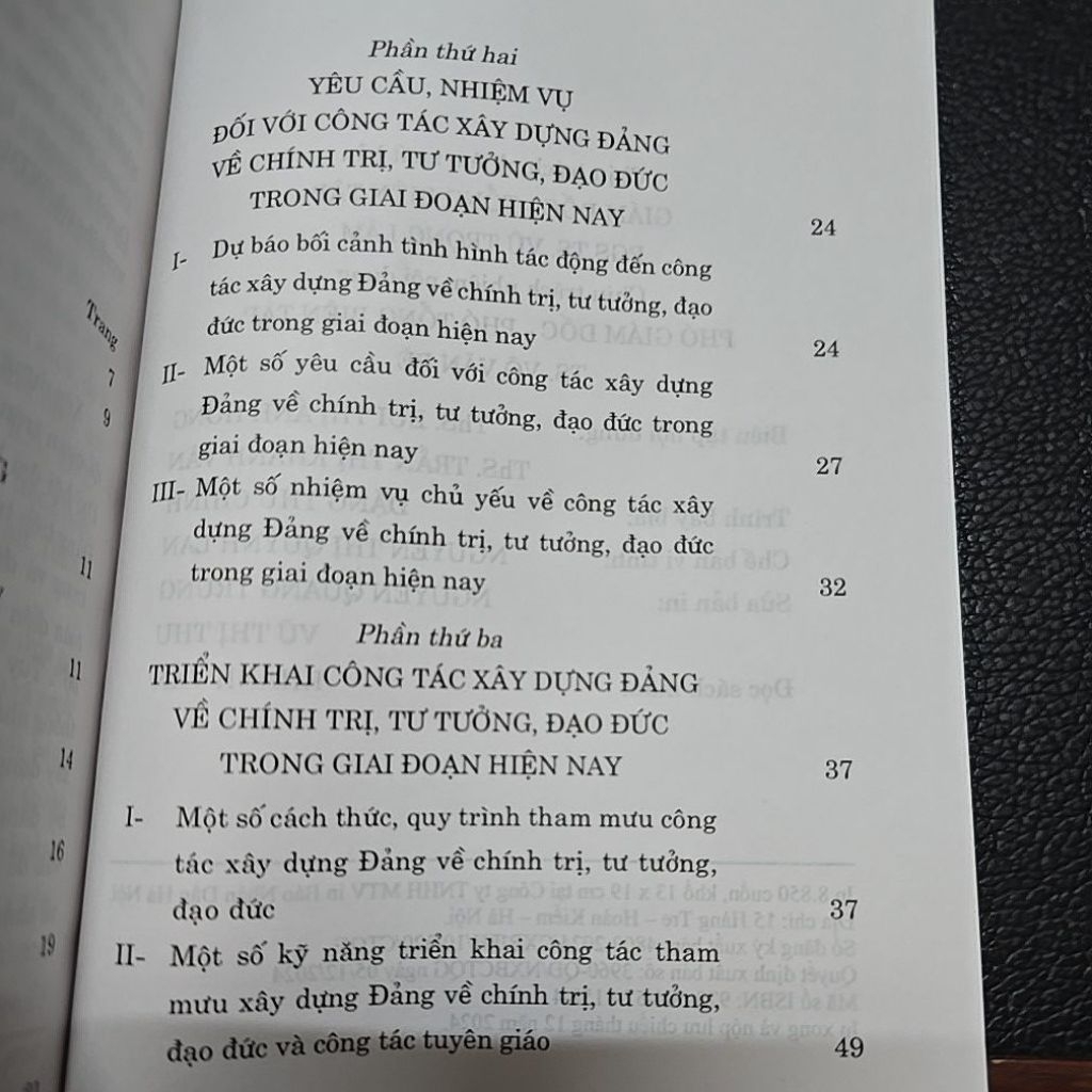 Sách - Tài liệu nhận thức và triển khai công tác xây dựng đảng về chính trị, tư tưởng, đạo đức trong giai đoạn hiện nay