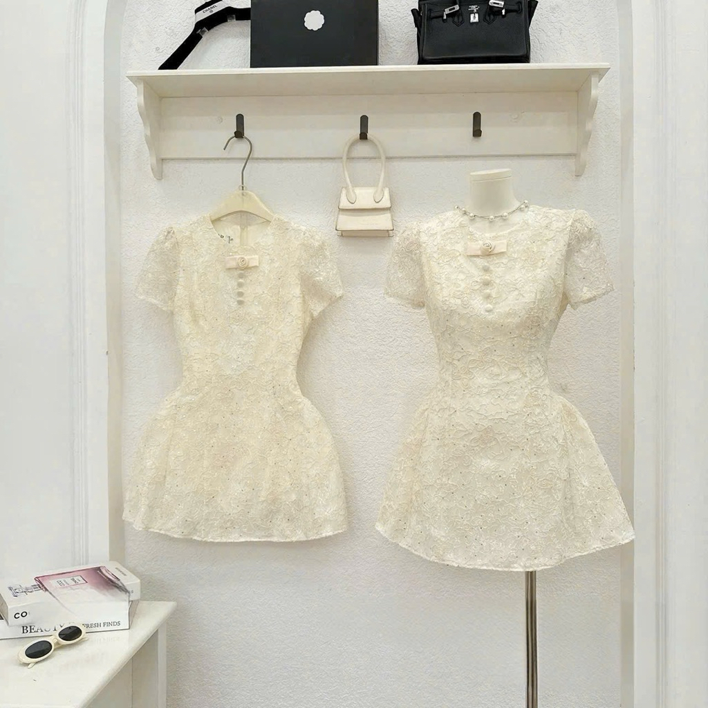 MIU.STUDIO • Đầm ren nữ cao cấp phối kim sa đính nơ sang chảnh, Váy thiết kế dáng ngắn cộc tay chiết eo tôn dáng (sẵn)