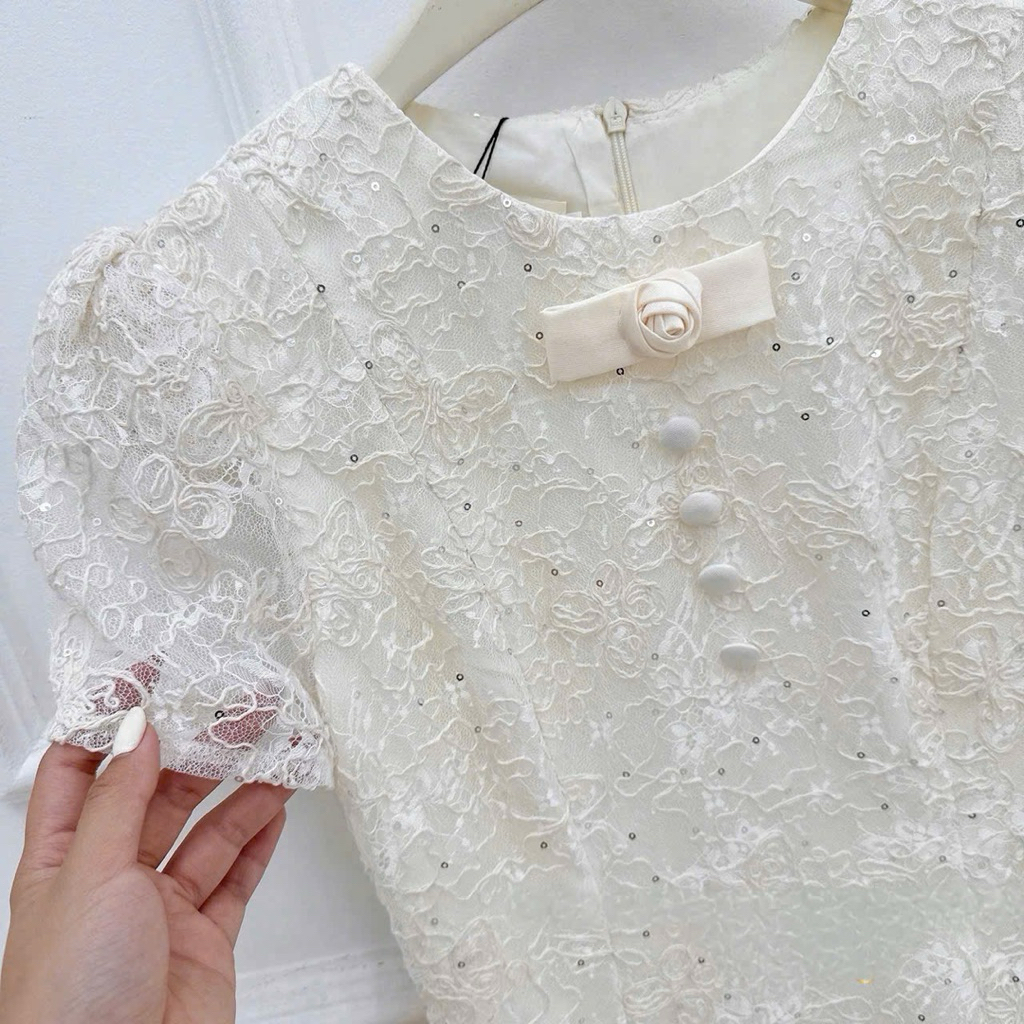 MIU.STUDIO • Đầm ren nữ cao cấp phối kim sa đính nơ sang chảnh, Váy thiết kế dáng ngắn cộc tay chiết eo tôn dáng (sẵn)