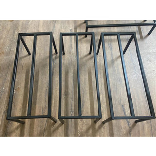 Kệ sắt kê chậu cây.Rộng 15-20cm. Dài 50cm. Cao 10-15-20cm.hộp thép 14*14mm