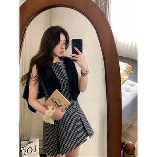 Váy Đầm Sát Nách Kẻ Đen Cúc Eo Dáng Ngắn Xoè Basic
