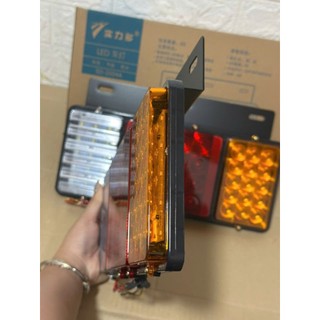 Đèn hậu SD-2004, đèn hậu 3 ô bát nhựa điện 12v và 24v ( giá bán 1 đôi ).D