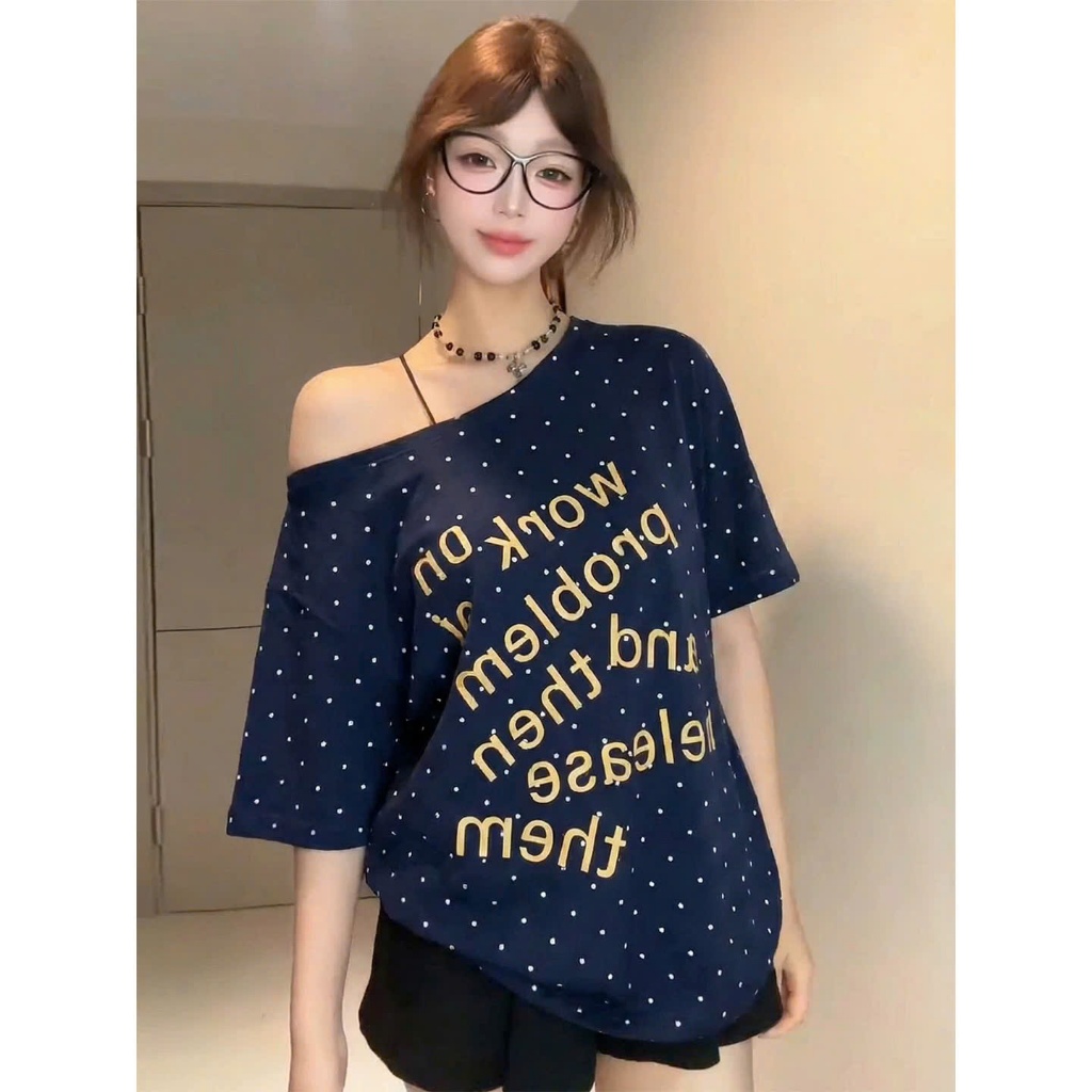 Áo lệch vai chấm bi chữ in các màu nổi bật thời trang nữ ALV006 - Tiktik