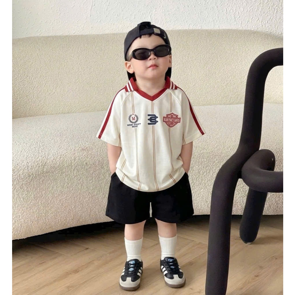 (VNTK)Bộ quần áo thể thao Polo cộc tay hoạ tiết chữ phối viền đỏ , chất áo cotton mềm mịn,thoáng mát phối quần kaki thô