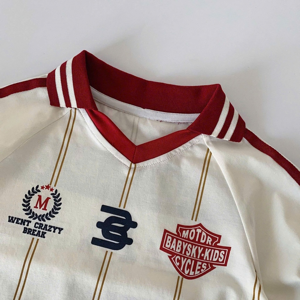 (VNTK)Bộ quần áo thể thao Polo cộc tay hoạ tiết chữ phối viền đỏ , chất áo cotton mềm mịn,thoáng mát phối quần kaki thô