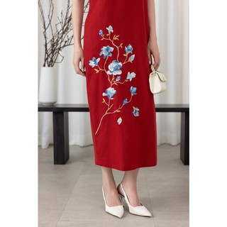 SWANLAKE | Váy Đầm Nữ Maxi Suông Tay Ngắn Cổ Tròn Vải Linen Thêu Hoa Có Túi Xẻ Tà Công Sở D13610