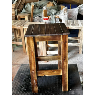 ghế gỗ tràm tự nhiên. Ghế lớn , ghế được làm từ những thanh gỗ chắc chắn( sơn PU). Cao 47cm, rộng 31cm