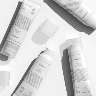 Kem Chống Nắng Bảo Vệ Và Dưỡng Ẩm Cho Da Mịn Màng Transparent Lab Lightweight Sunscreen SPF50+