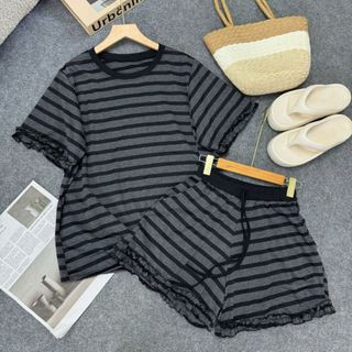 Đồ Bộ Bigsize Nữ Áo Thun Cổ Tròn Kẻ Sọc Phối Quần Short Lai Bèo Dễ Thương Cho Chubby SET870