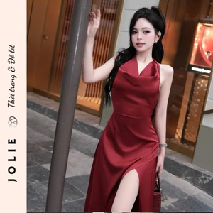 Váy Jolie Lụa Satin Cổ Yếm Đổ Dáng Dài Xẻ Tà Sang Trọng Quyến Rũ Dự Tiệc Cao Cấp
