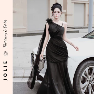 Váy Jolie Lụa Satin Thiết Kế Cổ Yếm Đổ Dáng Dài Xẻ Tà Sang Trọng Quyến Rũ
