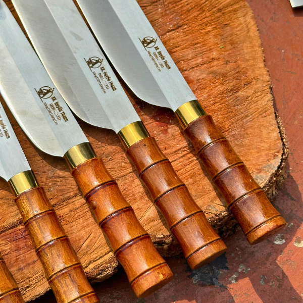 (MUA 6 TẶNG 2) Bộ Dao Thép Trắng Kháng Han Rỉ, Cao Cấp Cán Trúc Chắc Chắn Được Rèn Thủ Công Tặng Máy Mài Dao Đa Năng.