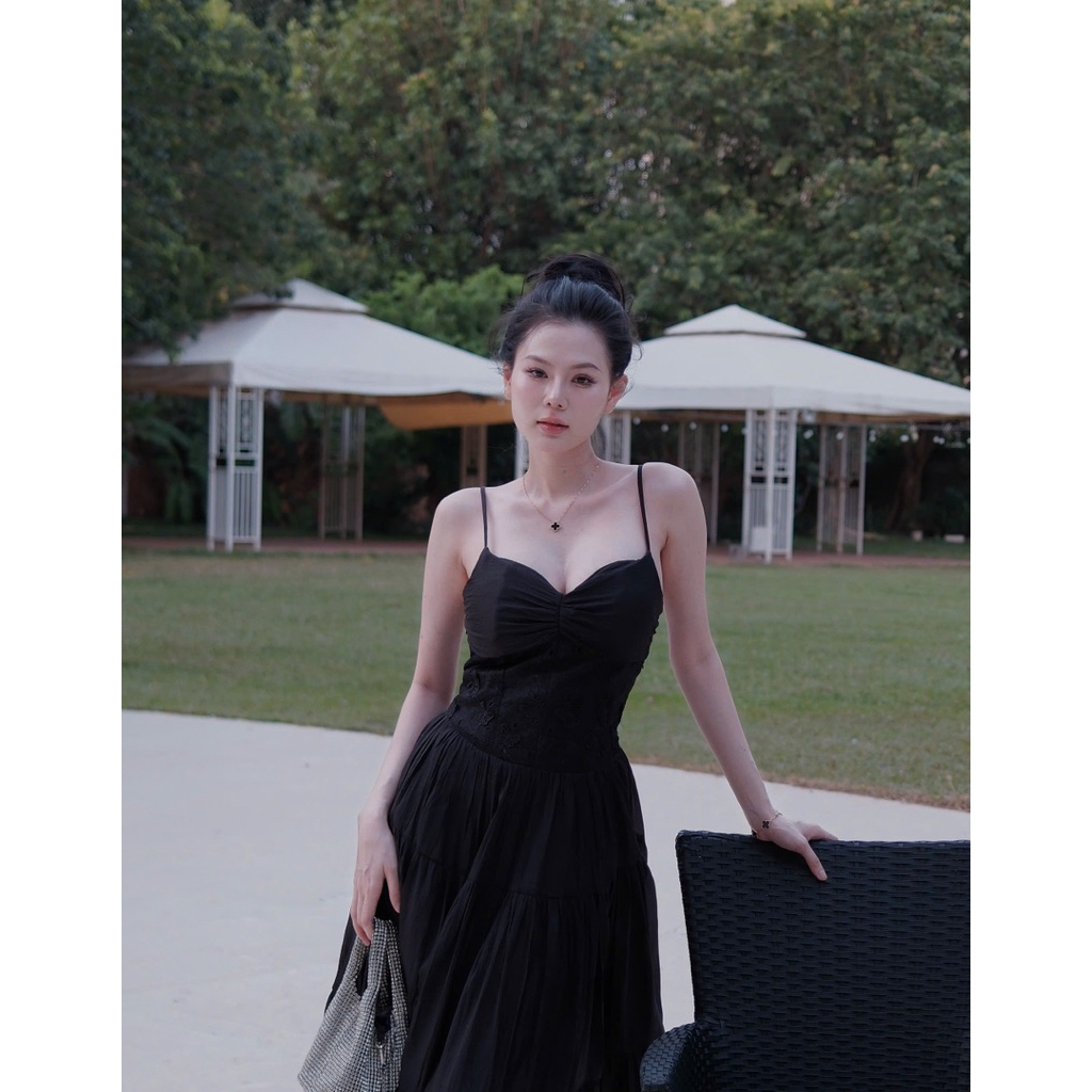 Loria dress dáng dài ren thêu hoa phối tơ