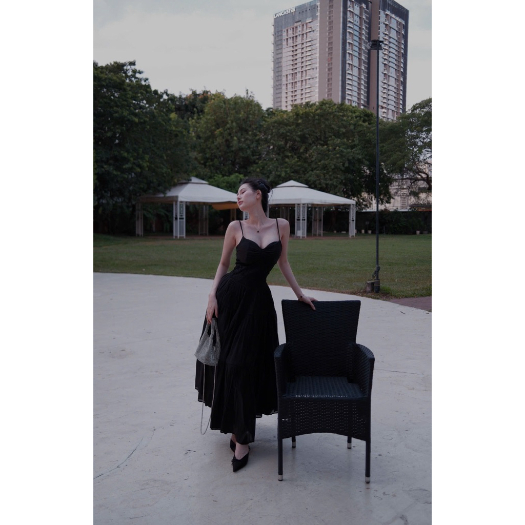 Loria dress dáng dài ren thêu hoa phối tơ