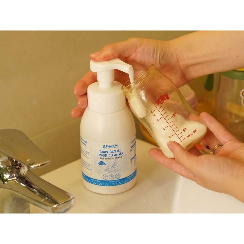 Nước rửa bình sữa cho bé Fuwa3e - Rửa sạch mùi sữa, cặn sữa và các vết bẩn cứng đầu.