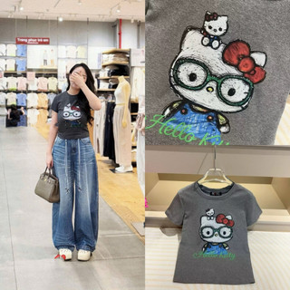 Áo phông cotton cổ tròn cộc tay hình kitty đeo kính form babytee