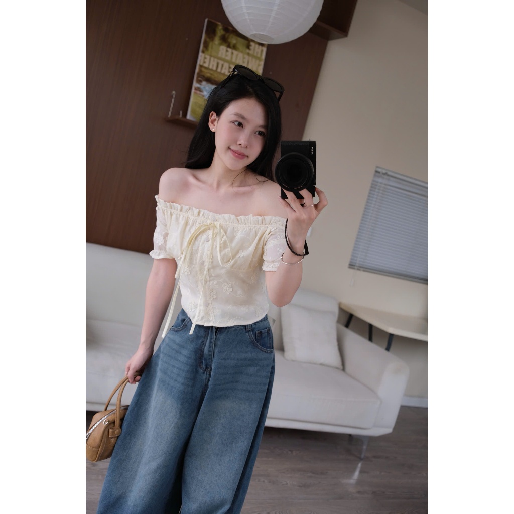 Faye Top (TSW) Áo trễ vai cài cúc thêu hoa croptop Nữ the.sweaterweather