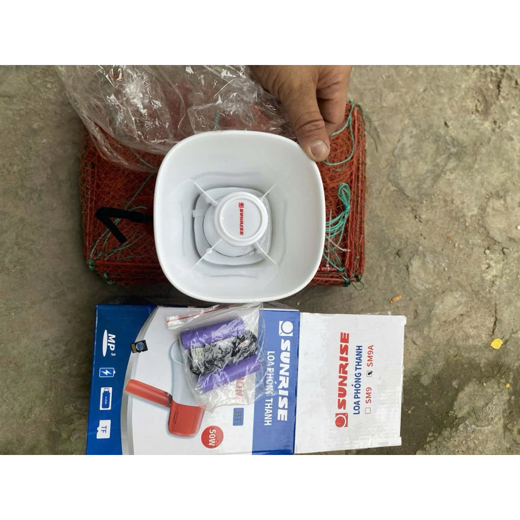 combo loa vuông 2 pin SUNRISE 50W kèm thẻ nhớ và lưới lú ếch dài 5m