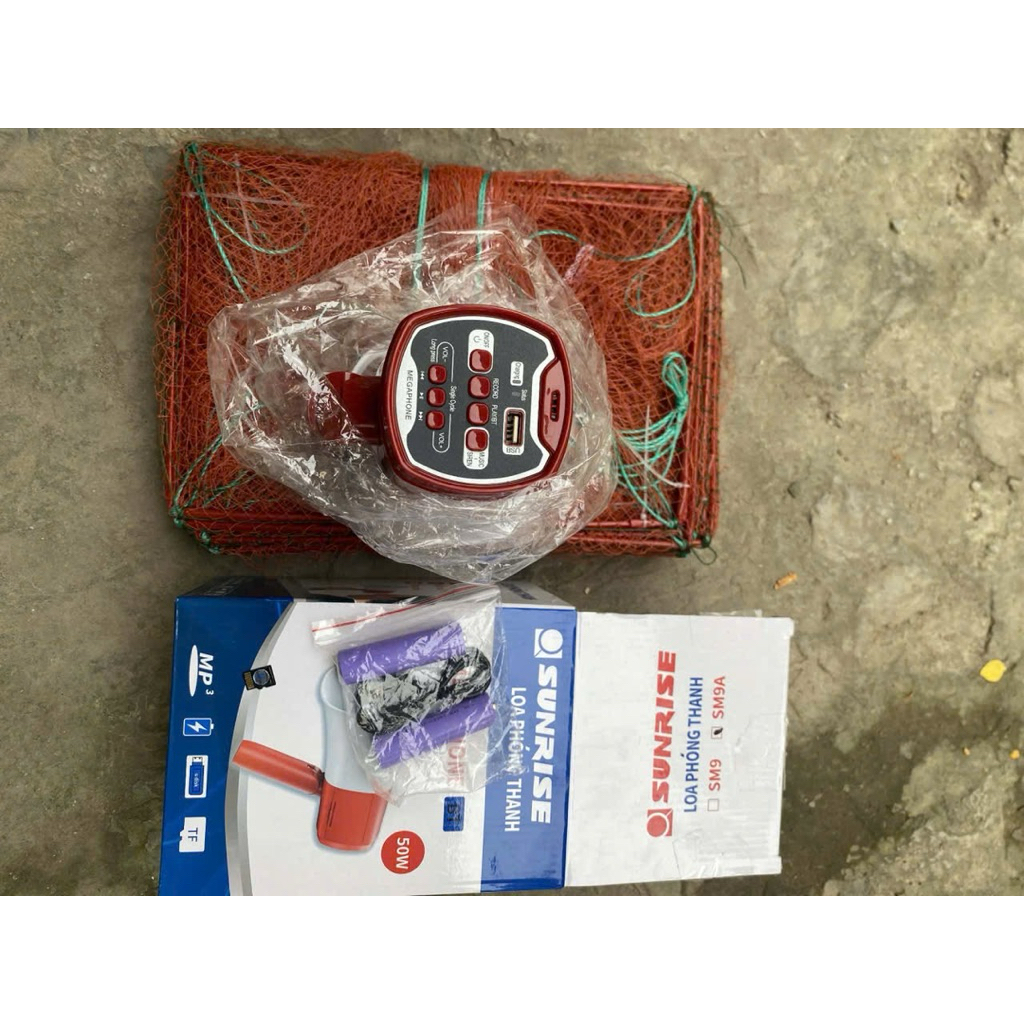 combo loa vuông 2 pin SUNRISE 50W kèm thẻ nhớ và lưới lú ếch dài 5m