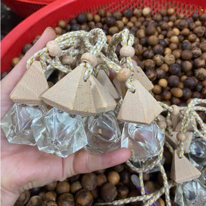 Tinh Dầu treo xe ô tô được chưng cất từ Gỗ Ngọc Am, nguyên chất thơm ngát, khử mùi, giảm say xe