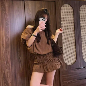 MIU.STUDIO •”Ceni Set” Set áo lệch vai from rộng tay lỡ kèm chân váy ngắn nhún bèo phong cách trẻ trung năng động