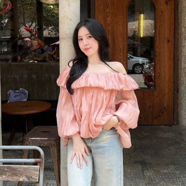 Áo trễ vai phối bèo tay bồng , Áo kiểu nữ style HQ chất vải tơ cao cấp - màu hồng paster mặc đi chơi đi biển sang chảnh